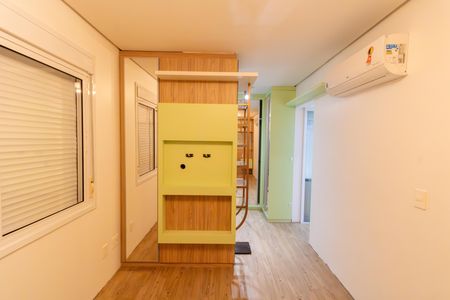 Casa de condomínio à venda com 200m², 4 quartos e 2 vagas Casa de condomínio à venda com 200m², 4 quartos e 2 vagasSuíte 3