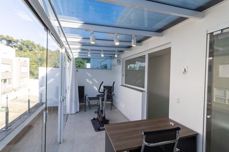 Casa de condomínio à venda com 200m², 4 quartos e 2 vagas Casa de condomínio à venda com 200m², 4 quartos e 2 vagasVaranda
