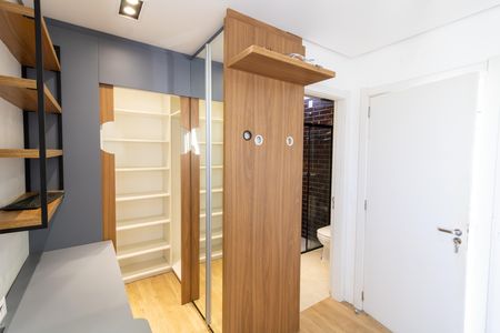 Casa de condomínio à venda com 200m², 4 quartos e 2 vagas Casa de condomínio à venda com 200m², 4 quartos e 2 vagasSuíte 4