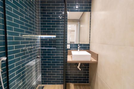 Casa de condomínio à venda com 200m², 4 quartos e 2 vagas Casa de condomínio à venda com 200m², 4 quartos e 2 vagasBanheiro da Suíte 1