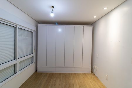 Casa de condomínio à venda com 200m², 4 quartos e 2 vagas Casa de condomínio à venda com 200m², 4 quartos e 2 vagasSuíte 2