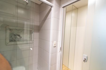 Casa de condomínio à venda com 200m², 4 quartos e 2 vagas Casa de condomínio à venda com 200m², 4 quartos e 2 vagasBanheiro da Suíte 3