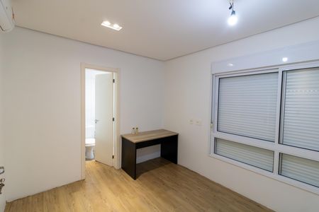 Casa de condomínio à venda com 200m², 4 quartos e 2 vagas Casa de condomínio à venda com 200m², 4 quartos e 2 vagasSuíte 2