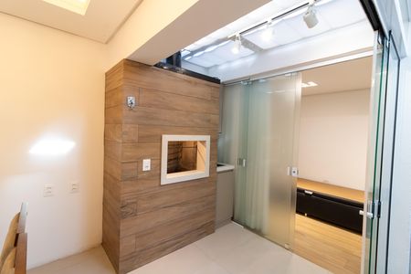Casa de condomínio à venda com 200m², 4 quartos e 2 vagas Casa de condomínio à venda com 200m², 4 quartos e 2 vagasChurrasqueira