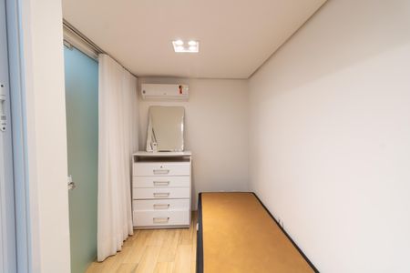 Casa de condomínio à venda com 200m², 4 quartos e 2 vagas Casa de condomínio à venda com 200m², 4 quartos e 2 vagasSuíte 1