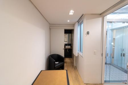 Casa de condomínio à venda com 200m², 4 quartos e 2 vagas Casa de condomínio à venda com 200m², 4 quartos e 2 vagasSuíte 1