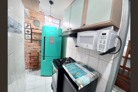 Cozinha de apartamento para alugar com 1 quarto, 30m² em Centro, São Vicente