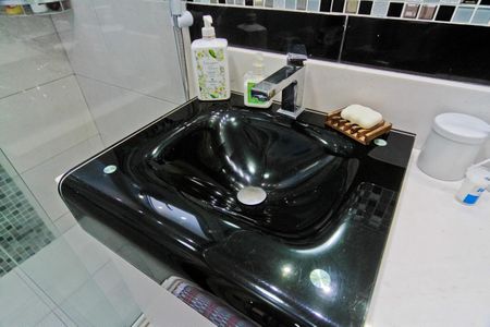 Apartamento à venda com 131m², 3 quartos e 2 vagasBanheiro da Suíte