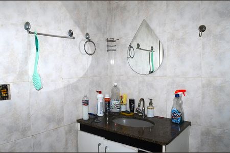 Casa para alugar com 158m², 2 quartos e 2 vagasBanheiro Corredor