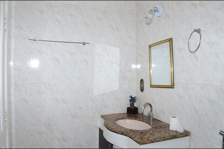 Casa para alugar com 158m², 2 quartos e 2 vagasBanheiro da Suíte