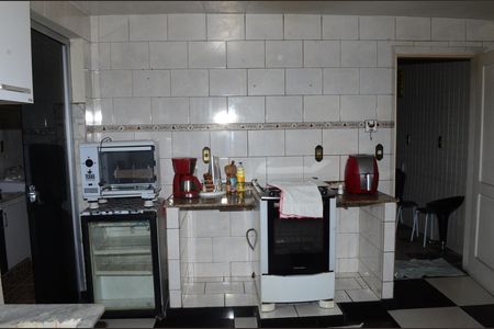 Casa para alugar com 158m², 2 quartos e 2 vagasCozinha