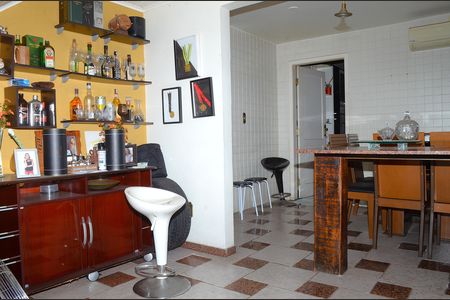Casa para alugar com 158m², 2 quartos e 2 vagassala de estar