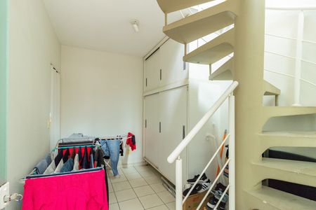 Lavanderia de casa à venda com 4 quartos, 155m² em São Domingos, São Paulo