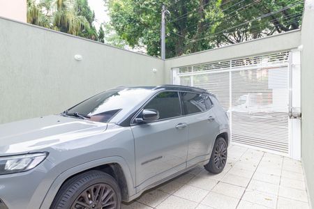 Garagem de casa à venda com 4 quartos, 155m² em São Domingos, São Paulo