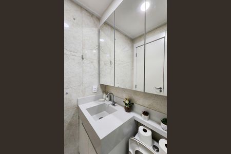 Apartamento à venda com 49m², 2 quartos e sem vaga Apartamento à venda com 49m², 2 quartos e sem vagaBanheiro
