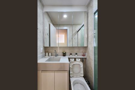 Apartamento à venda com 49m², 2 quartos e sem vaga Apartamento à venda com 49m², 2 quartos e sem vagaBanheiro