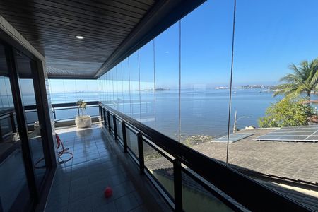 Apartamento à venda com 185m², 4 quartos e 2 vagasVaranda