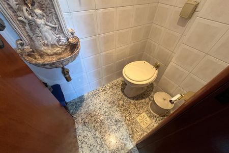 Apartamento à venda com 185m², 4 quartos e 2 vagasBanheiro 1