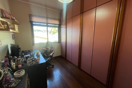 Apartamento à venda com 185m², 4 quartos e 2 vagasQuarto 3