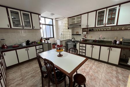 Apartamento à venda com 185m², 4 quartos e 2 vagasCozinha