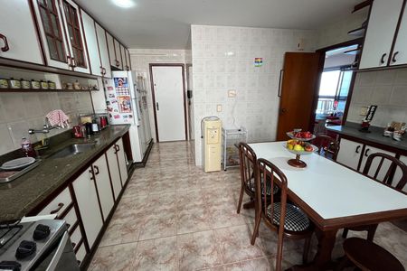 Apartamento à venda com 185m², 4 quartos e 2 vagasCozinha