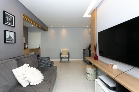 Apartamento à venda com 74m², 2 quartos e 1 vaga Apartamento à venda com 74m², 2 quartos e 1 vagaSala