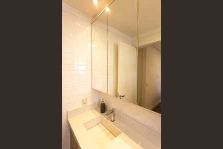Apartamento à venda com 74m², 2 quartos e 1 vaga Apartamento à venda com 74m², 2 quartos e 1 vagaBanheiro da Suíte