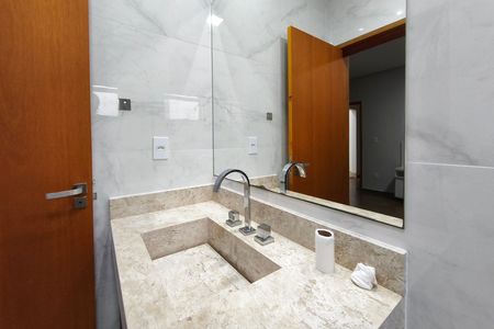 Casa de condomínio para alugar com 212m², 3 quartos e 4 vagasBanheiro Suíte