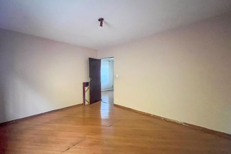 Quarto 1 de casa para alugar com 2 quartos, 120m² em Vila Brasilina, São Paulo