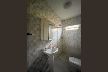 Banheiro de casa à venda com 2 quartos, 120m² em Vila Brasilina, São Paulo