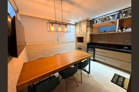 Apartamento à venda com 103m², 2 quartos e 3 vagas Apartamento à venda com 103m², 2 quartos e 3 vagasCozinha