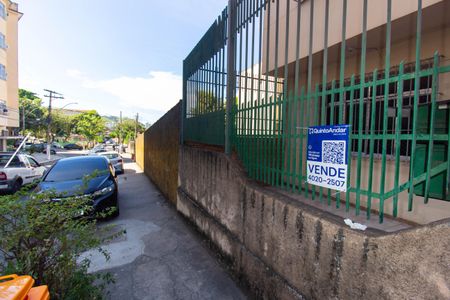 Apartamento para alugar com 65m², 2 quartos e sem vaga