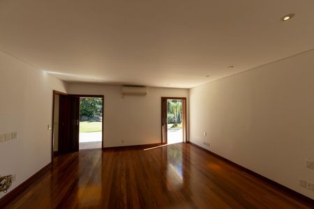 Casa de condomínio à venda com 3300m², 7 quartos e 6 vagasSuite 4