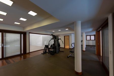 Casa de condomínio à venda com 3300m², 7 quartos e 6 vagasAcademia