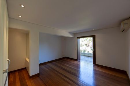 Casa de condomínio à venda com 3300m², 7 quartos e 6 vagasSuite 4