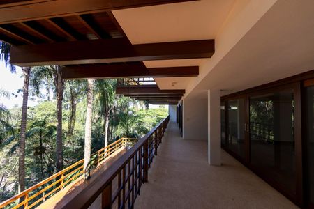 Casa de condomínio à venda com 3300m², 7 quartos e 6 vagasVaranda