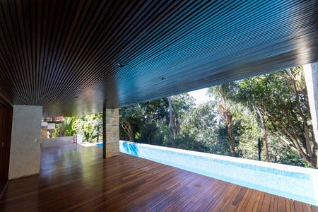 Casa de condomínio à venda com 3300m², 7 quartos e 6 vagasVaranda