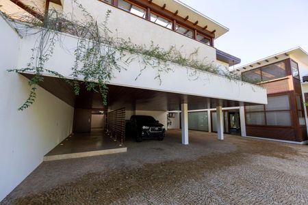 Casa de condomínio à venda com 3300m², 7 quartos e 6 vagasQuintal