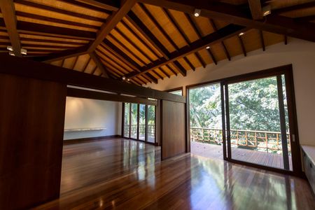 Casa de condomínio à venda com 3300m², 7 quartos e 6 vagasSala 