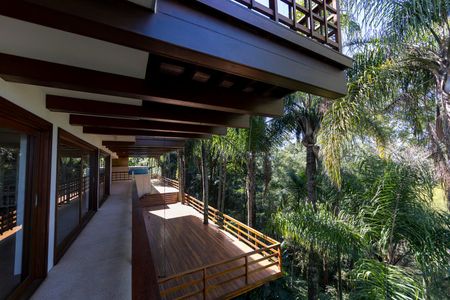 Casa de condomínio à venda com 3300m², 7 quartos e 6 vagasVaranda
