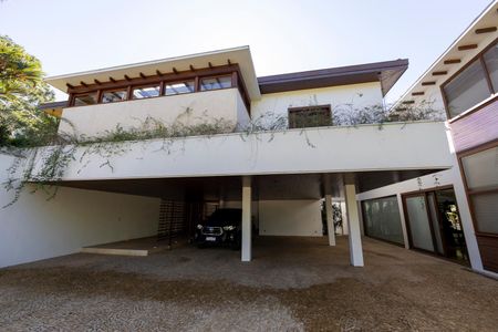 Casa de condomínio à venda com 3300m², 7 quartos e 6 vagasQuintal
