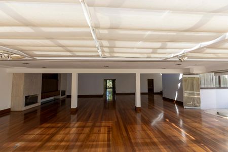 Casa de condomínio à venda com 3300m², 7 quartos e 6 vagasCozinha