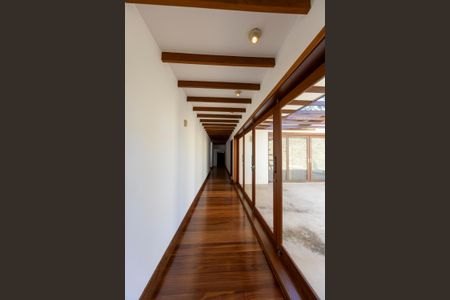 Casa de condomínio à venda com 3300m², 7 quartos e 6 vagasCorredor das suites