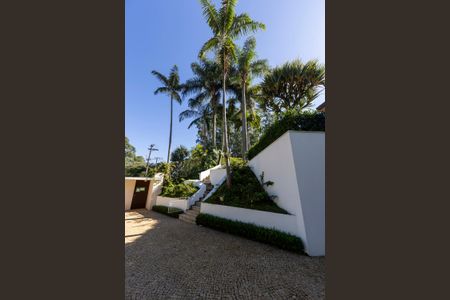 Casa de condomínio à venda com 3300m², 7 quartos e 6 vagasQuintal