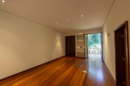 Casa de condomínio à venda com 3300m², 7 quartos e 6 vagasSuite 2