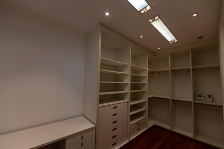 Casa de condomínio à venda com 3300m², 7 quartos e 6 vagasSuite 3