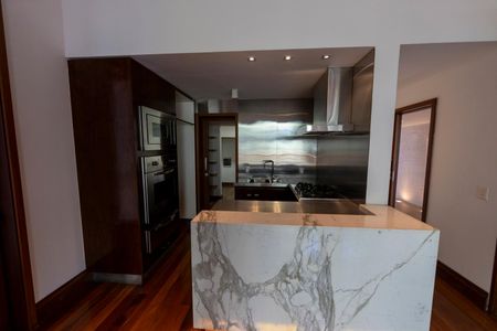 Casa de condomínio à venda com 3300m², 7 quartos e 6 vagasCozinha