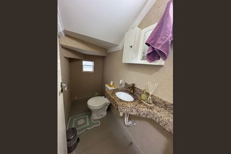 Casa à venda com 140m², 3 quartos e 4 vagasLavabo