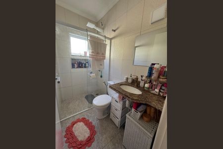 Casa à venda com 140m², 3 quartos e 4 vagasBanheiro da Suíte