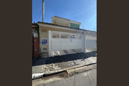 Casa à venda com 140m², 3 quartos e 4 vagasFachada com PLACA